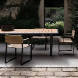 Moderner Outdoor-Esstisch mit Holz-/Steinplatte und mitternachtsschwarzem Gestell