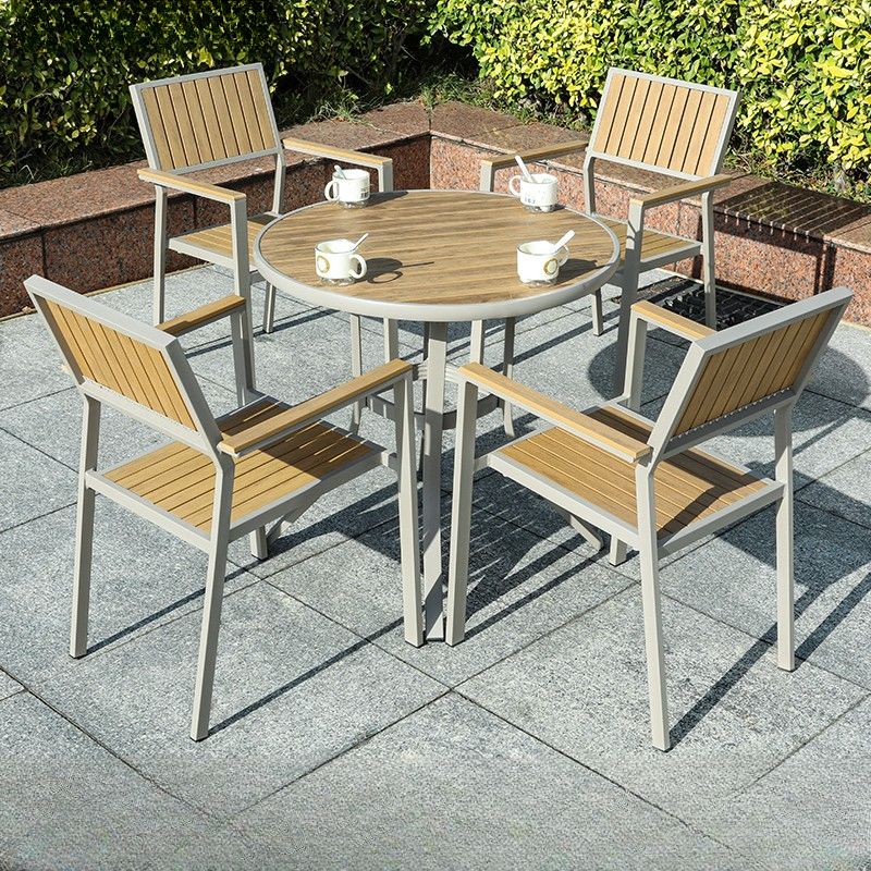 Einfacher Terrassentisch mit natürlicher Farbe, UV-beständiger rechteckiger/runder Metallrahmen