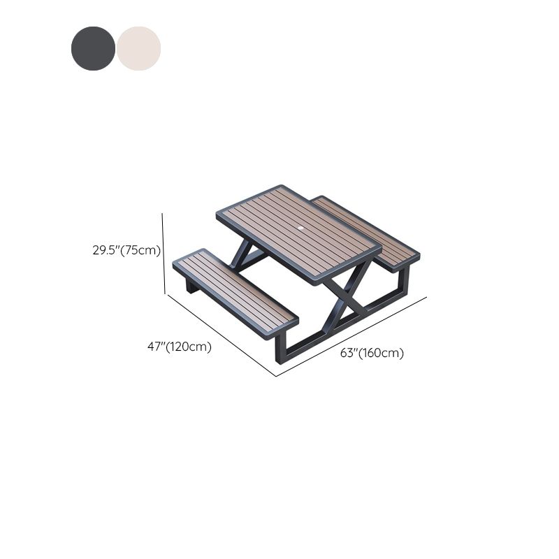 Einfacher Outdoor-Picknicktisch in Hellbraun, UV-beständig mit rechteckigem Eisenrahmen