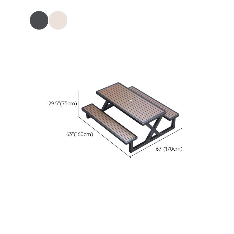 Einfacher Outdoor-Picknicktisch in Hellbraun, UV-beständig mit rechteckigem Eisenrahmen