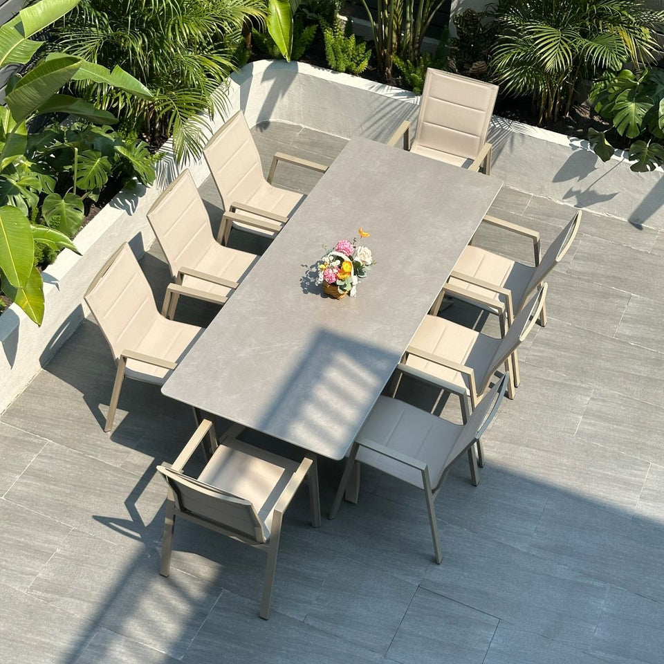 Moderner rechteckiger Outdoor-Esstisch mit Zinnsteinplatte