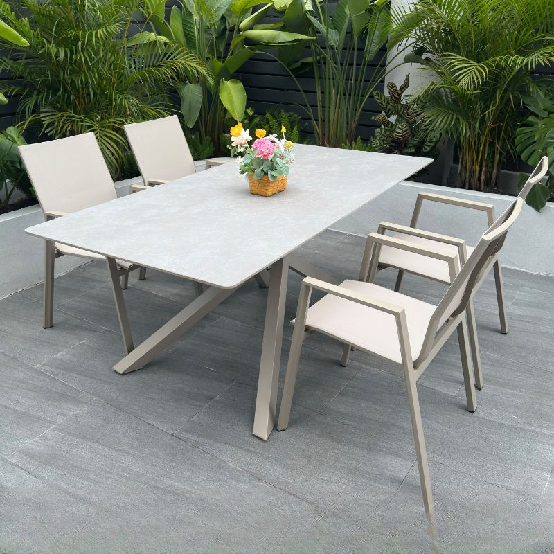 Moderner rechteckiger Outdoor-Esstisch mit Zinnsteinplatte