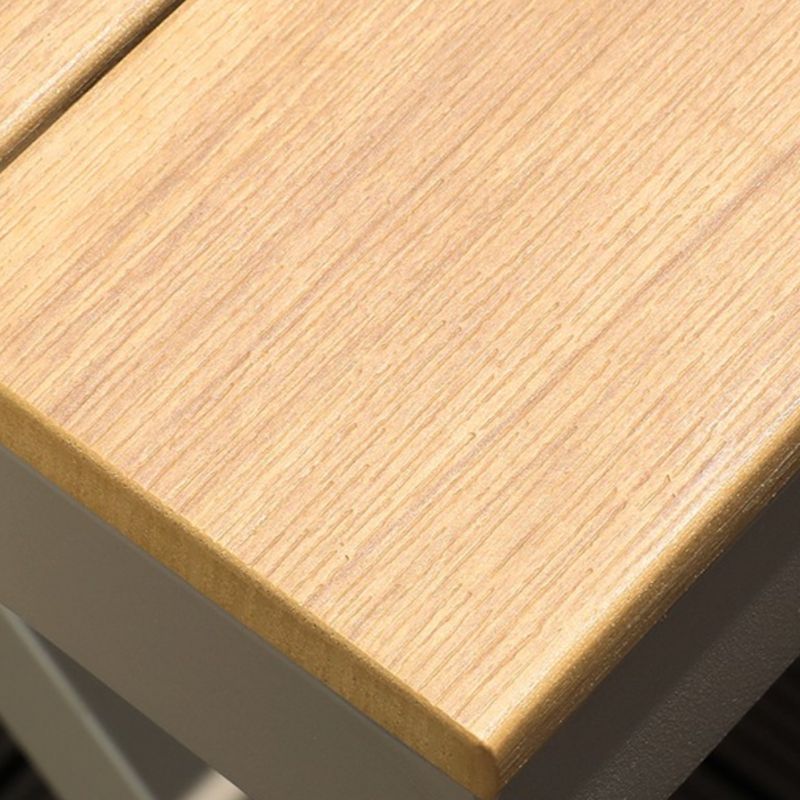 Einfacher Terrassentisch mit natürlicher Farbe, UV-beständiger rechteckiger/runder Metallrahmen