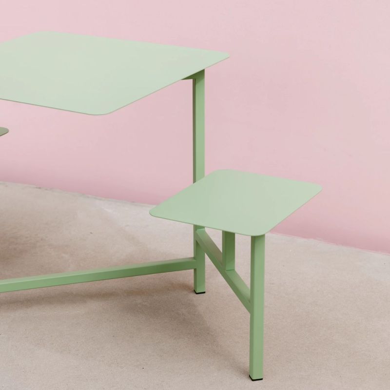 Moderner quadratischer Outdoor-Picknicktisch aus Eisen mit Kreide/Grün/Orange Gestell