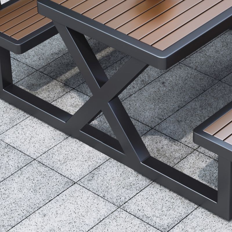 Einfacher Outdoor-Picknicktisch in Kakao mit UV-beständigem rechteckigem Eisenrahmen
