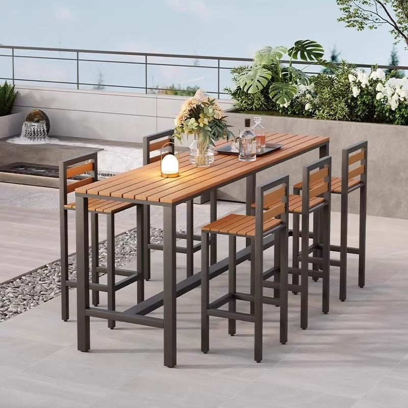 Einfacher Outdoor-Bartisch, UV-beständig mit rechteckigem Eisenrahmen in Mitternachtsschwarz