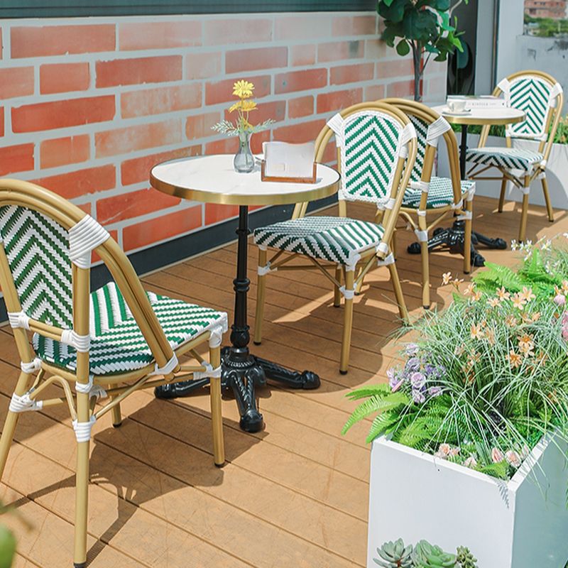 Moderner Outdoor-Esstisch mit weißem rundem Aluminiumrahmen