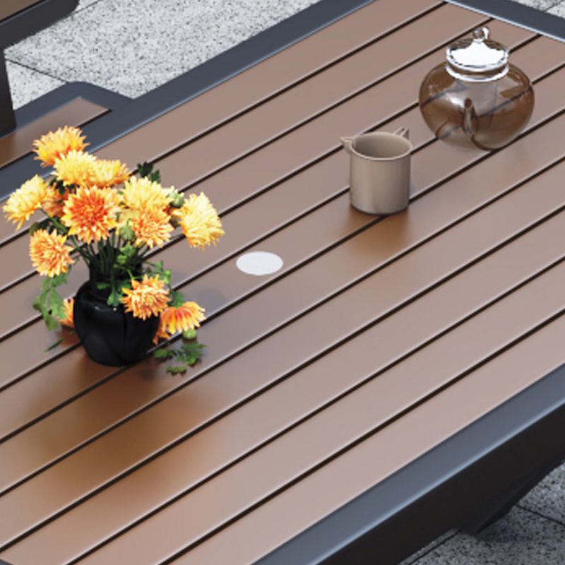 Einfacher Outdoor-Picknicktisch in Kakao mit UV-beständigem rechteckigem Eisenrahmen