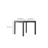 Moderner Outdoor-Esstisch mit schwarzer Metallplatte