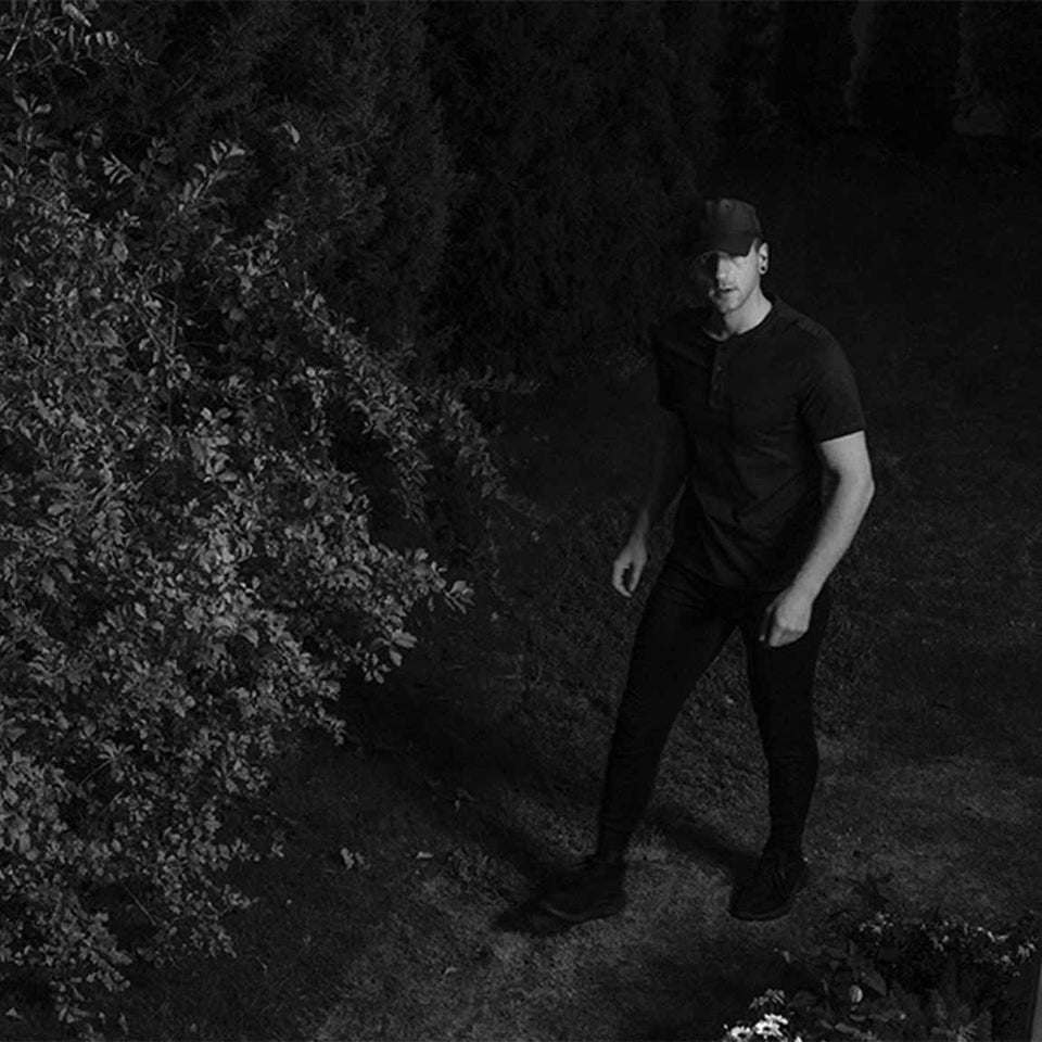 eufy Mähroboter E18 + gratis Garage + SoloCam S220 - 4er-Set + Permanent Outdoor Light 15m