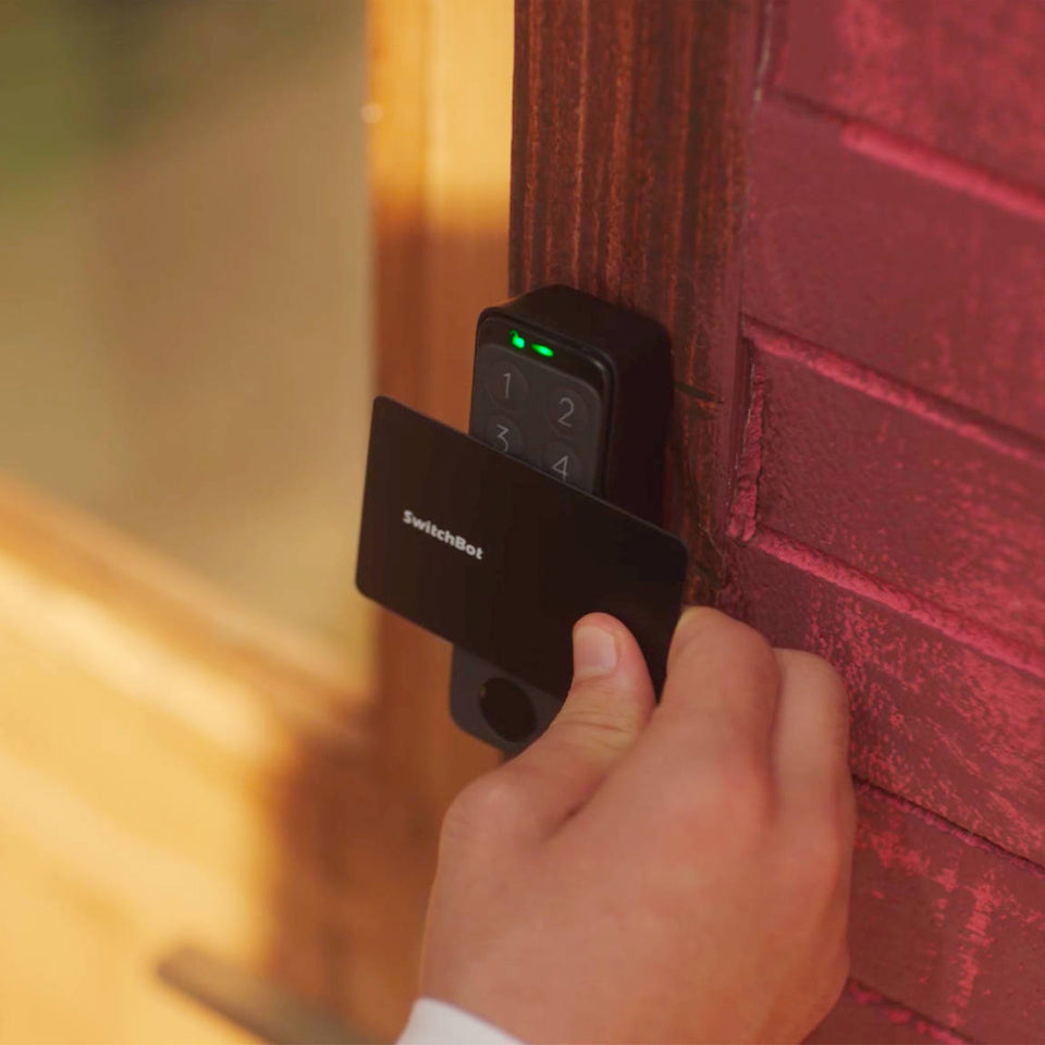 SwitchBot Smart Lock Ultra + Hub Mini Matter + Keypad Vision + NFC Card - 3er-Set