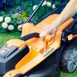 LawnMaster CLMF2437G Akku-Rasenmäher 24 V Max, 2 x 4,0 Ah Akkus, 37 cm, 300 m²