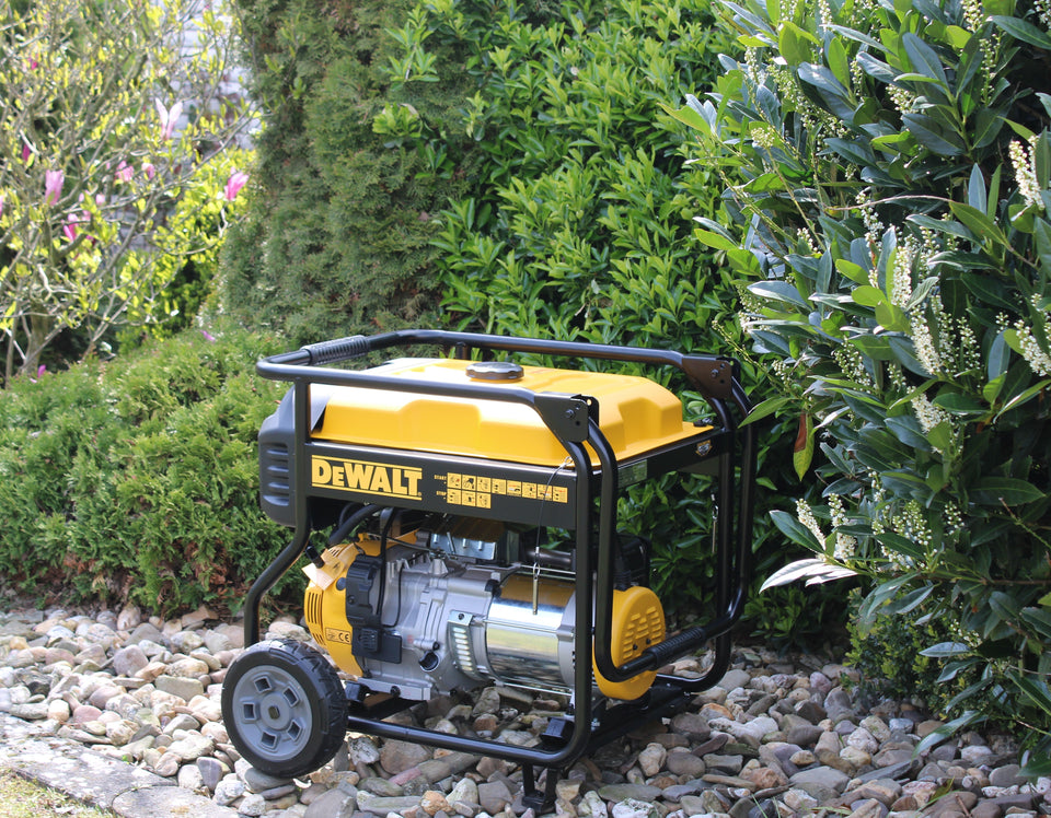 DeWalt Stromerzeuger 6,5 kW Benziner DXGNP65E Stromaggregat