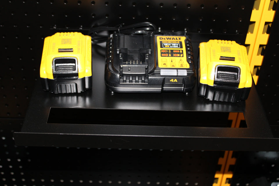 DeWalt 18V Akku-Kit (2x 18V / 5Ah + Schnelladegerät DCB1104)