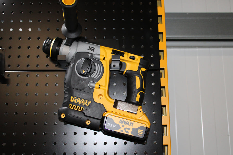 DeWalt 18V Akku-Kombihammer mit 2x 5Ah Akku und Schnellladegerät