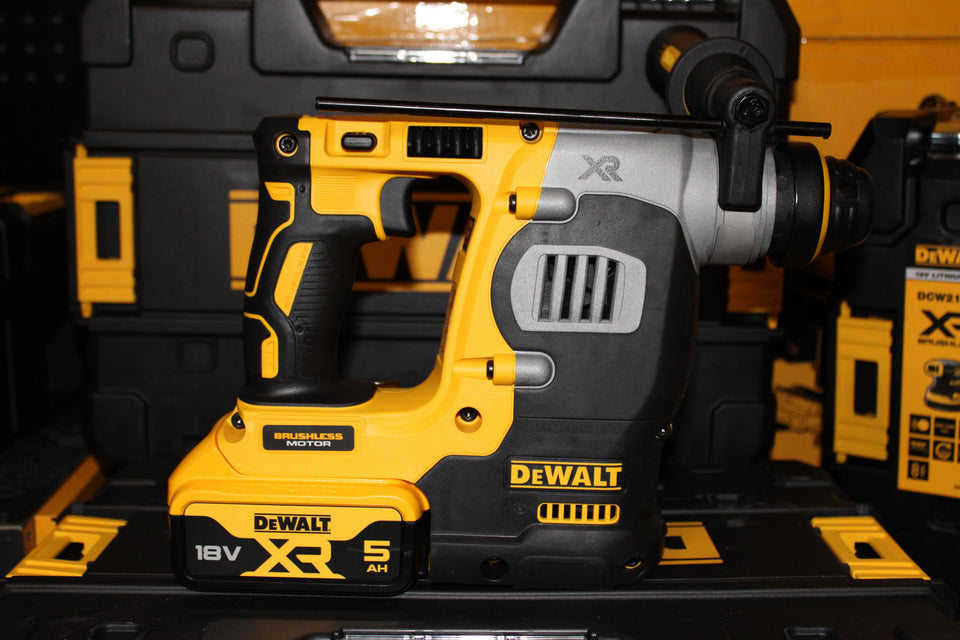 DeWalt 18V Akku-Kombihammer mit 2x 5Ah Akku und Schnellladegerät