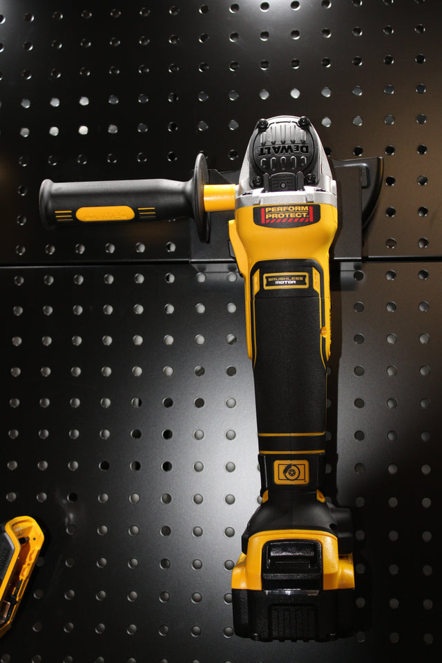 DeWalt 18V Akku-Winkelschleifer mit 2x 5Ah Akku und Schnellladegerät