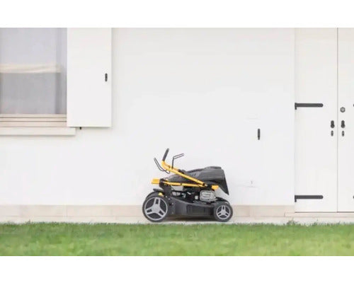 Benzin-Rasenmäher STIGA Combi 48 SE, Schnittbreite 46cm mit Radantrieb, Mulchkit, einem zusätzlicher Starter-Akku und Ersatzmesser