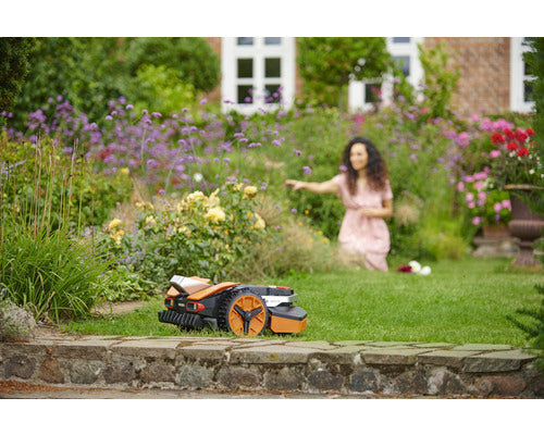 Akku-Mähroboter WORX 20V Landroid Vision M600 18cm/600m² inkl. 2Ah Akku und Ladestation, AI Rasenmäher Roboter ohne Begrenzungskabel (WLAN & Bluetooth, aktive Hindernisvermeidung mit KI-Technologie, Igelschutz)