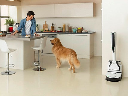 Saugroboter mit Absaugstation