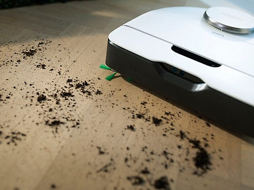 Saugroboter mit Absaugstation