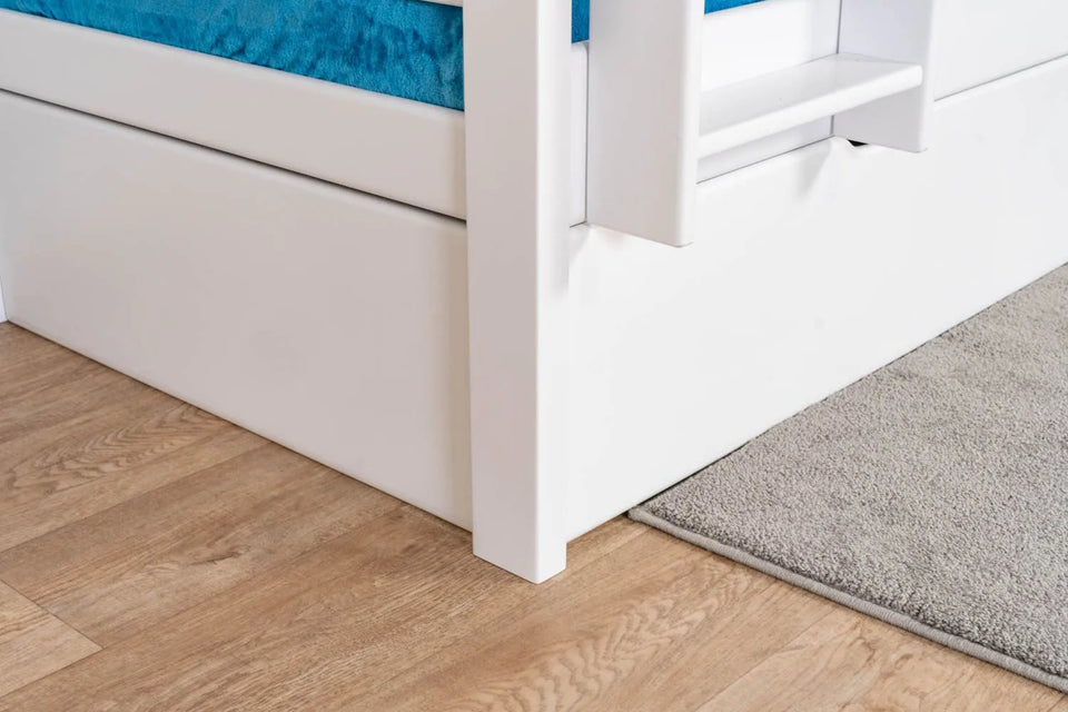 Stockbett für Erwachsene "Easy Premium Line" K18/h inkl. Liegeplatz und 2 Abdeckblenden, Kopfteil mit Löchern, Buche Vollholz massiv Weiß - Liegefläche: 90 x 200 cm, teilbar