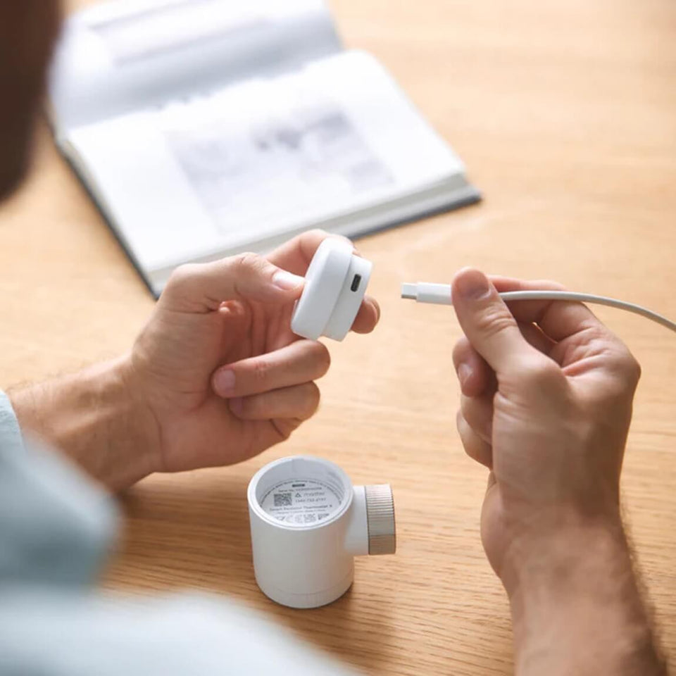 Amazon Echo Dot (5th Gen.) + tado° X Smartes Heizkörper-Thermostat - 4er-Set